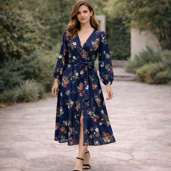 Amour Vert Dresses & Skirts - Amour Vert Silk Wrap Midi Dress Black Floral Long Sleeve Size Small